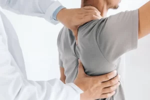 Frozen Shoulder: Risk Factors, Diagnosis, and Treatments